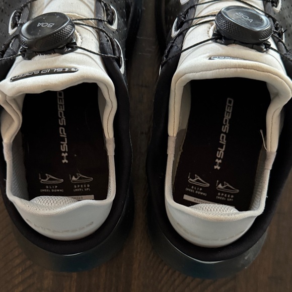 Boys Under Armour Black and Purple Athletic Shoes - Size 4.5Y - Picture 4 of 5